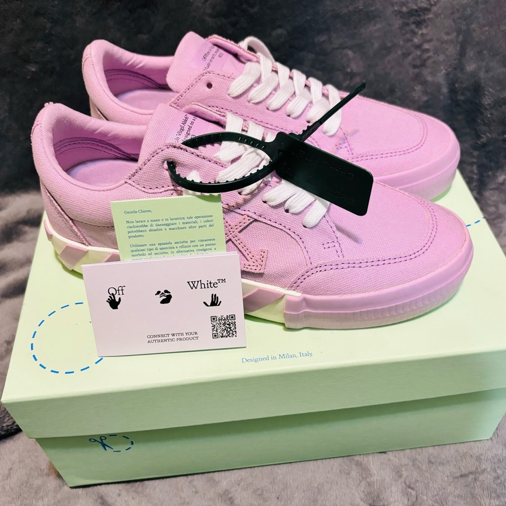 Off White